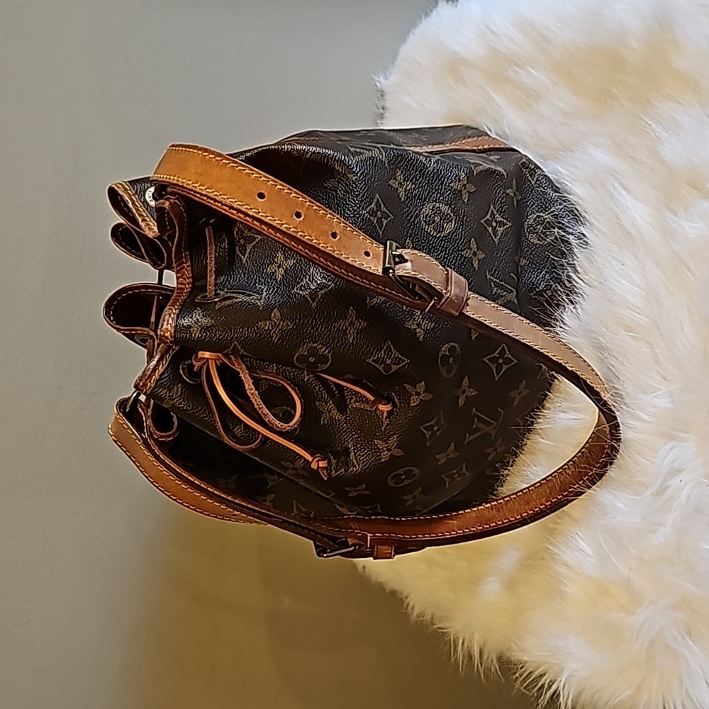 LV Petit Noe